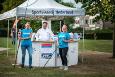 De AH-Spaaractie leverde tientallen volle spaarkaarten en dus gratis hengels op. Hier het promo-team.